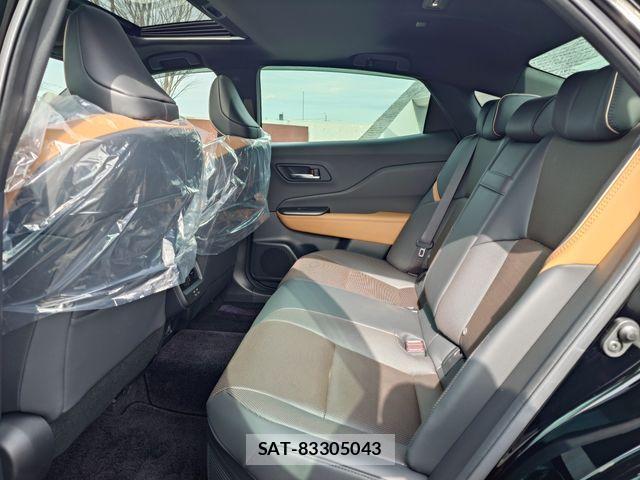 Toyota Crown Crossover 2023-01 3356320-24
