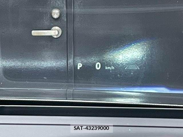 Toyota Crown Crossover 2022-10 3413908-9