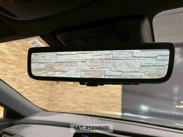Toyota Crown Crossover 2022-10 3413908-10