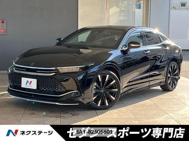 Toyota Crown Crossover 2023-10 3713723-0