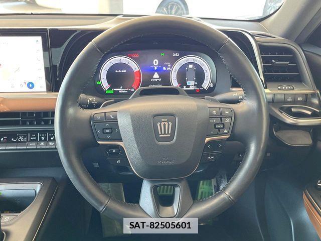 Toyota Crown Crossover 2023-10 3713723-11