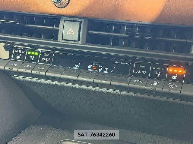 Toyota Crown Crossover 2022-12 3904510-11
