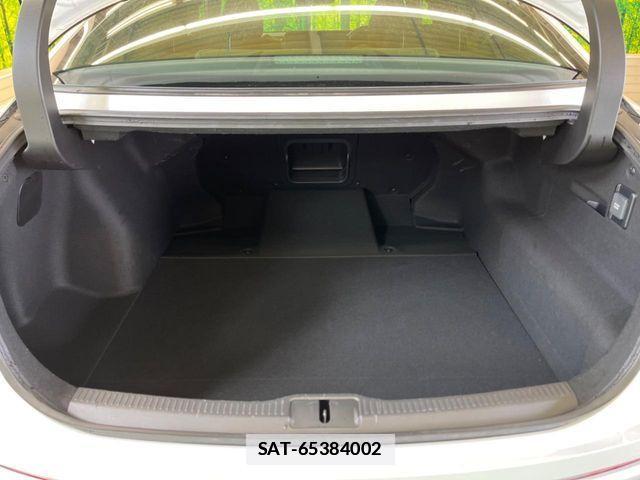 Toyota Crown Crossover 2023-10 4935683-9