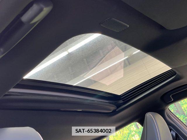 Toyota Crown Crossover 2023-10 4935683-2