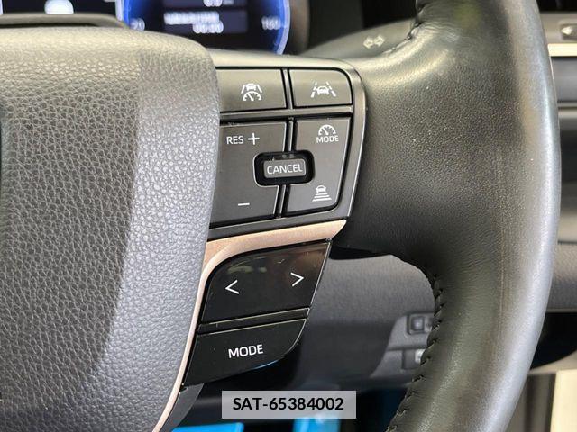 Toyota Crown Crossover 2023-10 4935683-5
