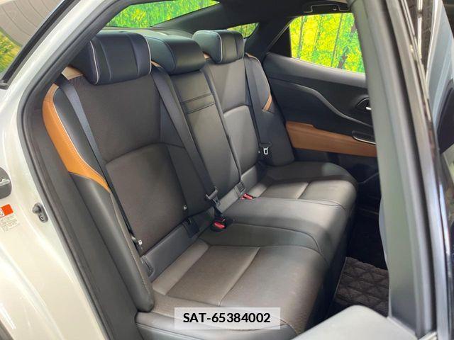 Toyota Crown Crossover 2023-10 4935683-8