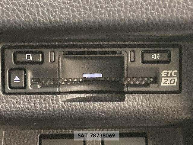 Toyota Crown Crossover 2022-12 6010575-9