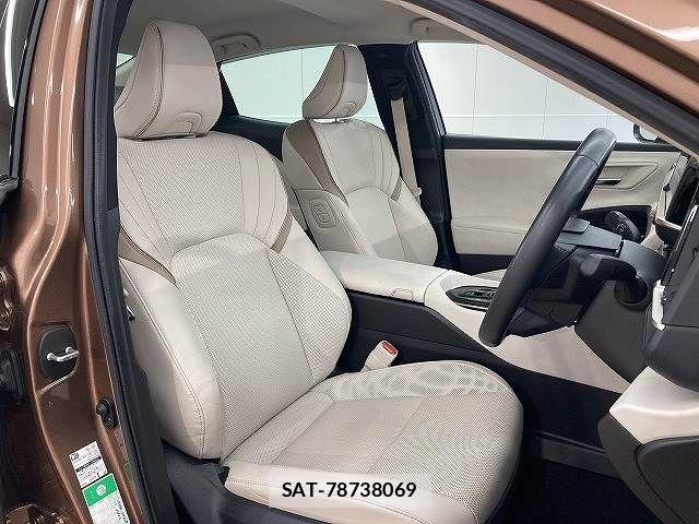 Toyota Crown Crossover 2022-12 6010575-11