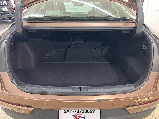 Toyota Crown Crossover 2022-12 6010575-13