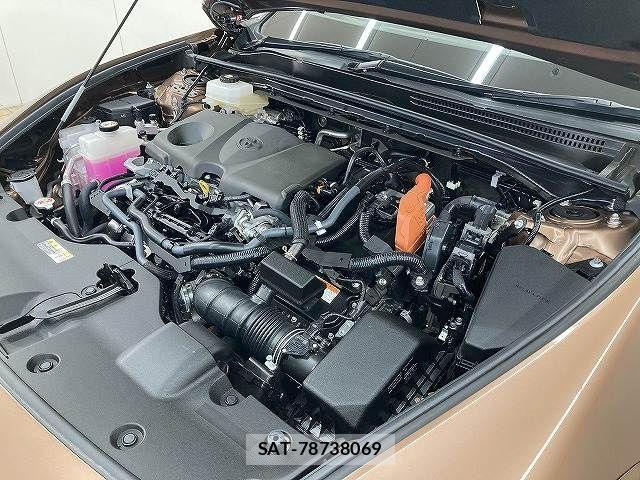 Toyota Crown Crossover 2022-12 6010575-17
