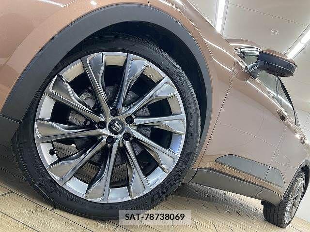 Toyota Crown Crossover 2022-12 6010575-18
