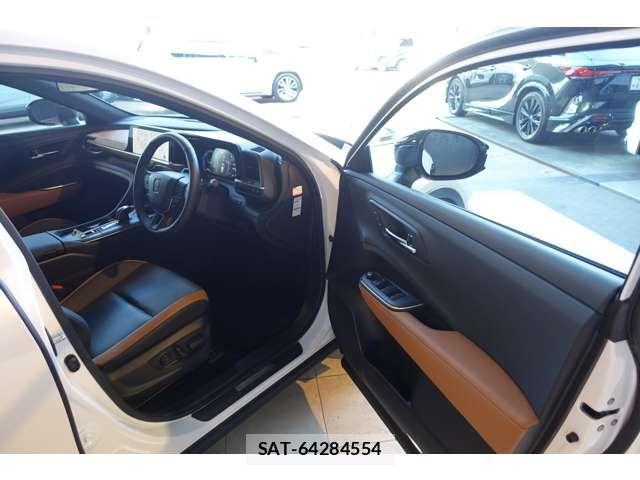 Toyota Crown Crossover 2024-04 6010510-14