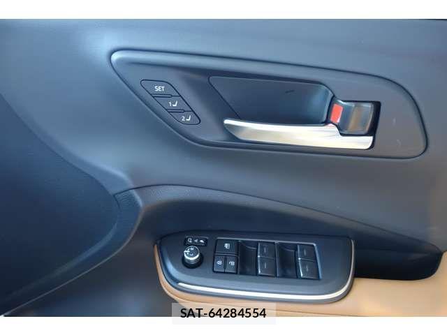 Toyota Crown Crossover 2024-04 6010510-15