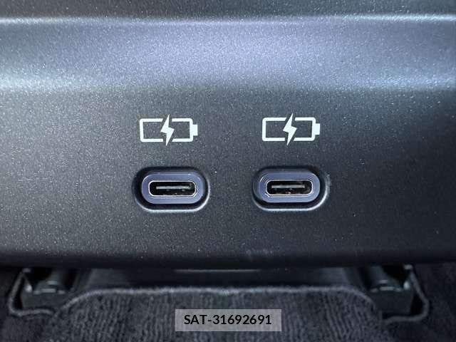 Toyota Crown Crossover 2022-11 6010551-9
