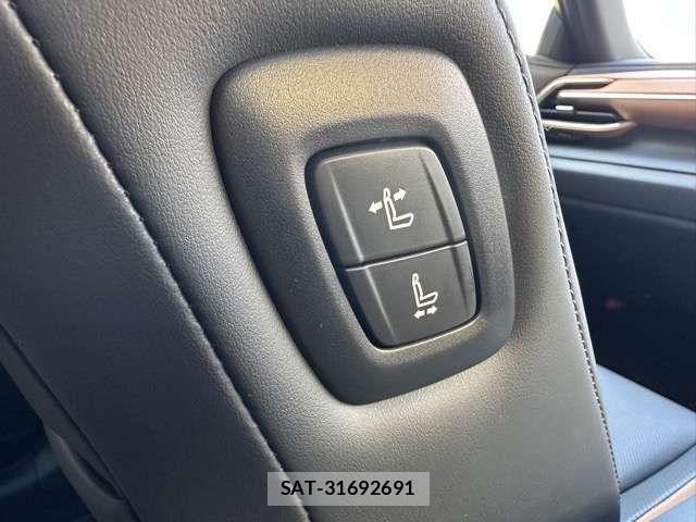 Toyota Crown Crossover 2022-11 6010551-11