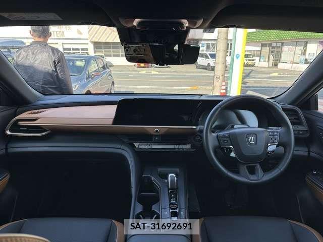 Toyota Crown Crossover 2022-11 6010551-6