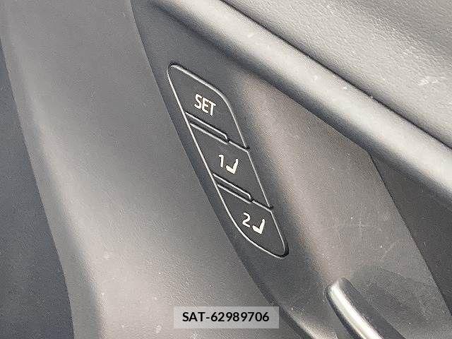 Toyota Crown Crossover 2023-04 6212886-9