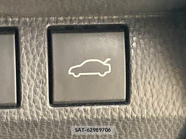 Toyota Crown Crossover 2023-04 6212886-10