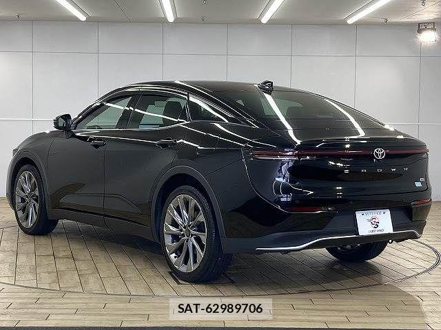 Toyota Crown Crossover 2023-04 6212886-15