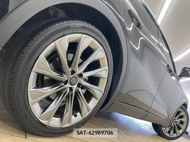 Toyota Crown Crossover 2023-04 6212886-18