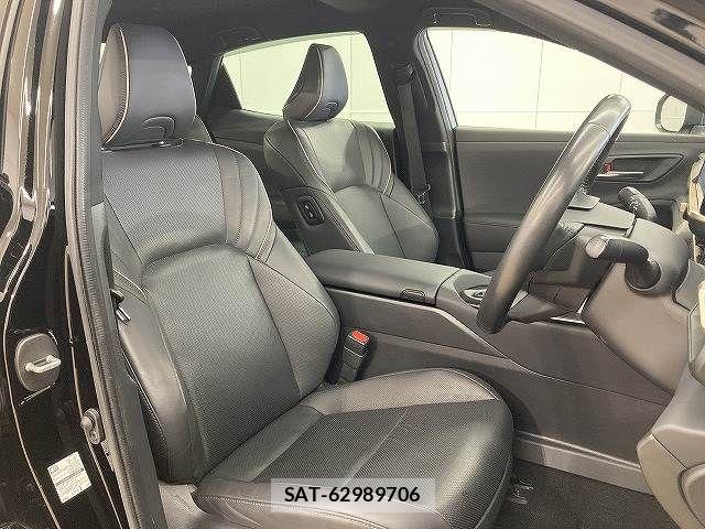 Toyota Crown Crossover 2023-04 6212886-4