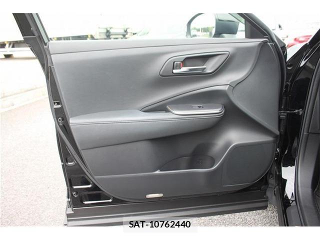 Toyota Crown Crossover 2022-12 6263600-20