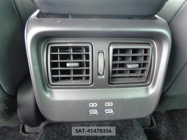 Toyota Crown Crossover 2023-11 6525845-12