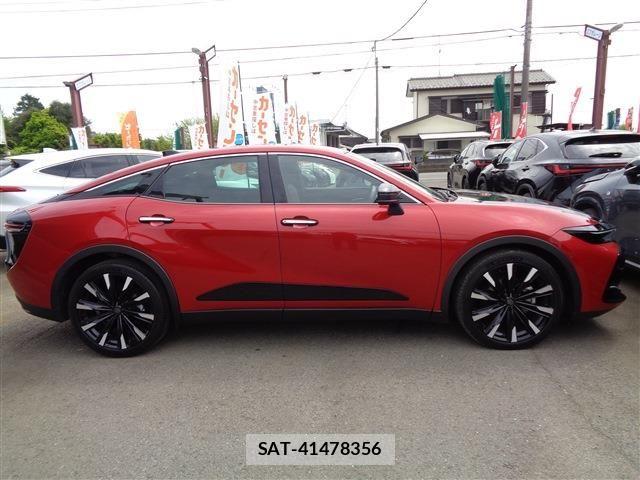 Toyota Crown Crossover 2023-11 6525845-3