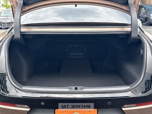 Toyota Crown Crossover 2022-12 6611190-18