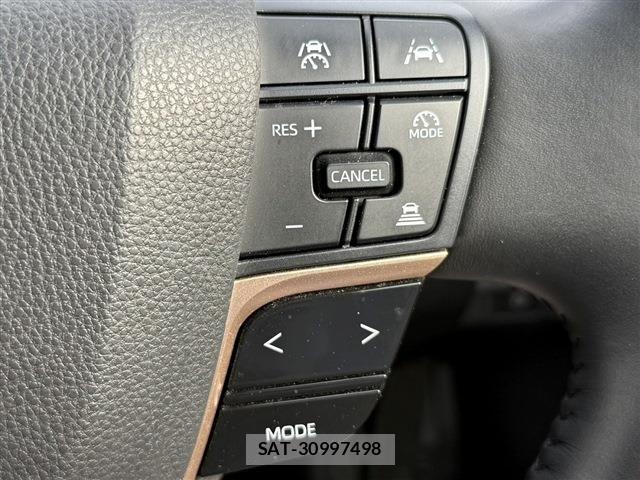 Toyota Crown Crossover 2022-12 6611190-5