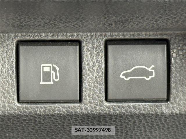 Toyota Crown Crossover 2022-12 6611190-6