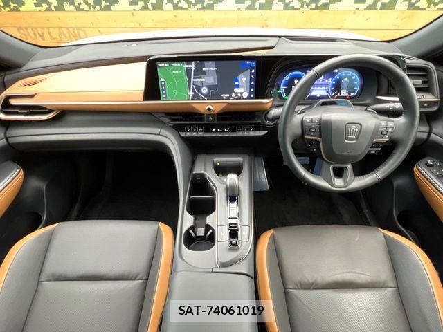 Toyota Crown Crossover 2023-03 6641384-1