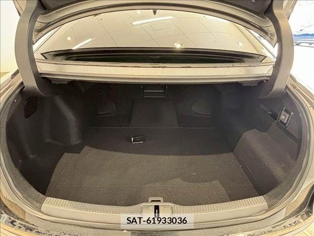 Toyota Crown Crossover 2022-09 6670951-10