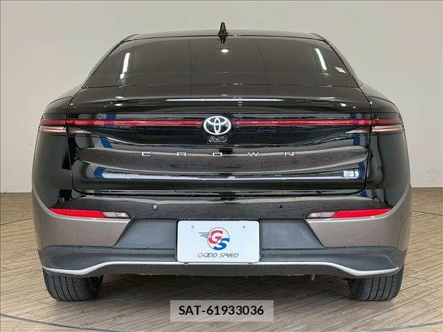 Toyota Crown Crossover 2022-09 6670951-12