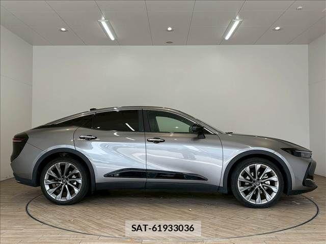 Toyota Crown Crossover 2022-09 6670951-13