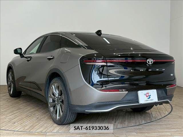 Toyota Crown Crossover 2022-09 6670951-16