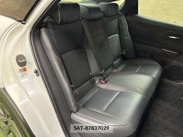 Toyota Crown Crossover 2024-04 6670948-9