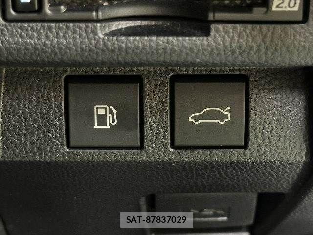 Toyota Crown Crossover 2024-04 6670948-13