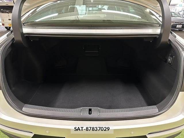 Toyota Crown Crossover 2024-04 6670948-19