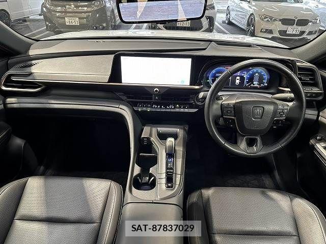 Toyota Crown Crossover 2024-04 6670948-2