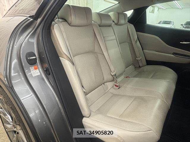 Toyota Crown Crossover 2023-02 6675466-6