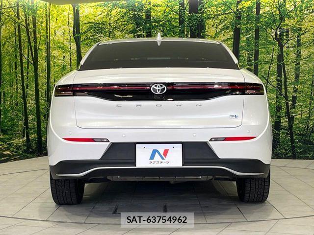 Toyota Crown Crossover 2023-03 6675467-15