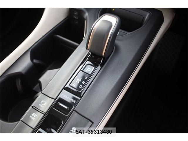 Toyota Crown Crossover 2022-11 6675462-18