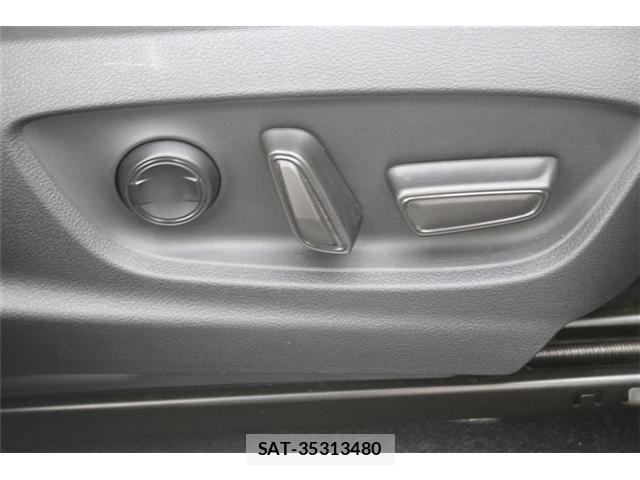Toyota Crown Crossover 2022-11 6675462-21