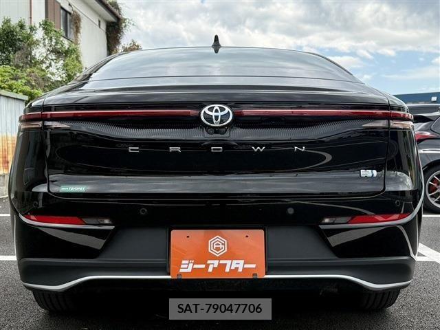 Toyota Crown Crossover 2022-12 6682618-9