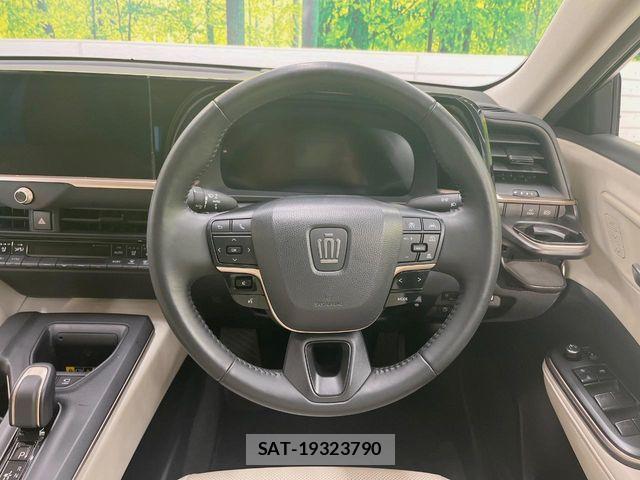 Toyota Crown Crossover 2024-03 6715910-10