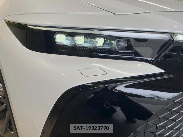 Toyota Crown Crossover 2024-03 6715910-11