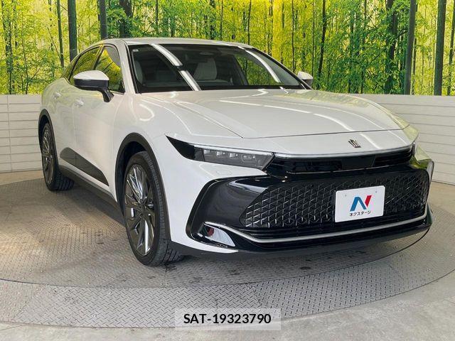 Toyota Crown Crossover 2024-03 6715910-15