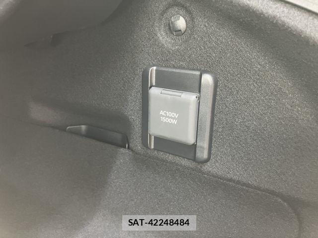 Toyota Crown Crossover 2023-03 6715897-21
