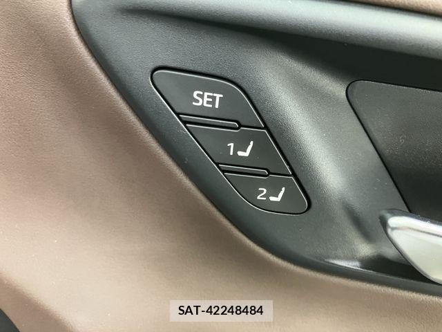 Toyota Crown Crossover 2023-03 6715897-3